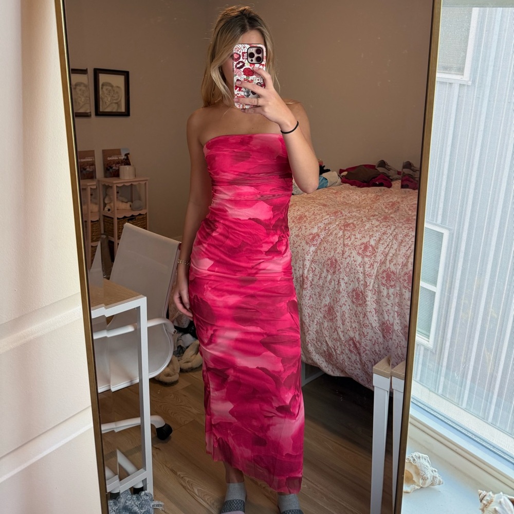 Elegant Pink Strapless Dress - Picture 1 of 1